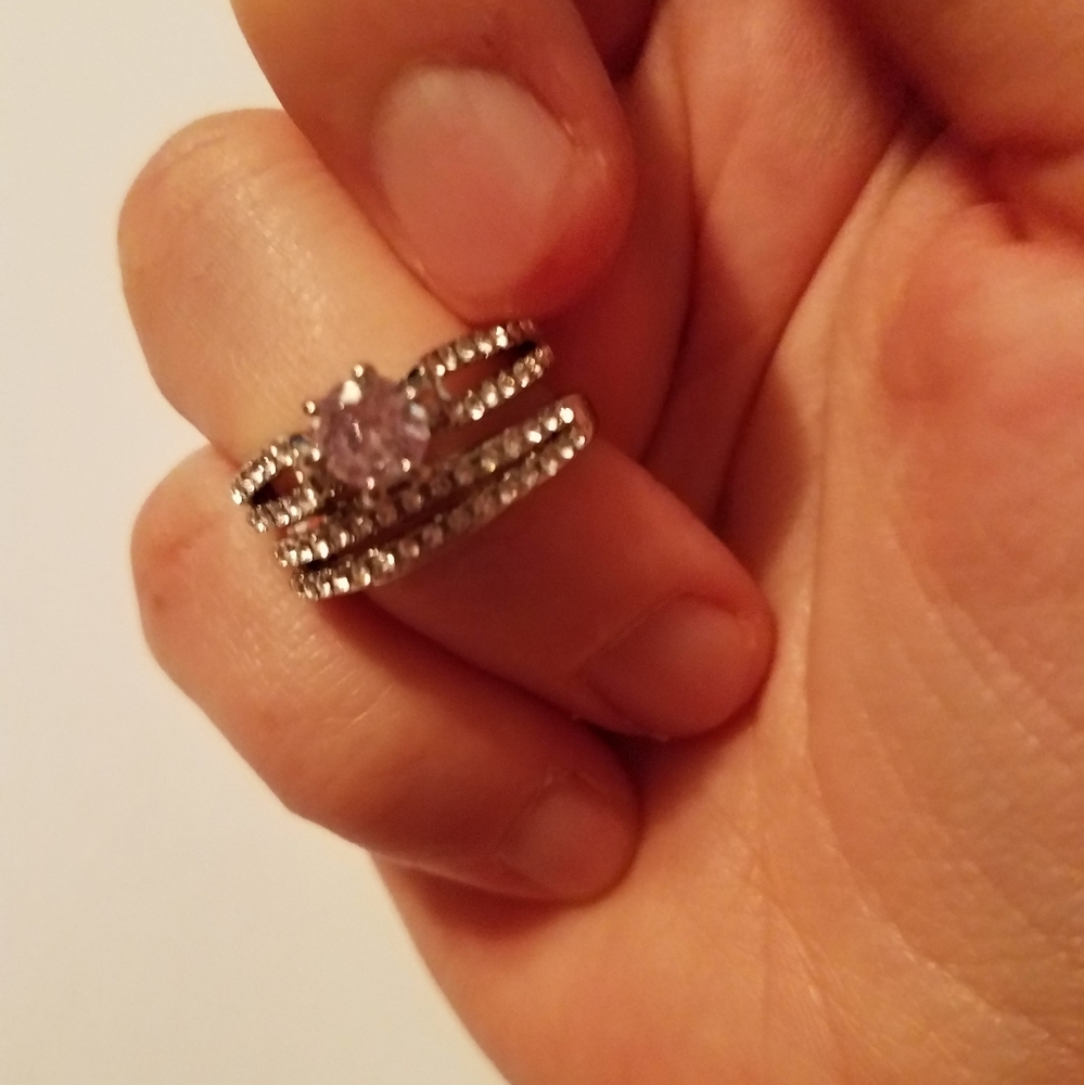Beautiful white Crystal Zircon ring! - Picture 2 of 7